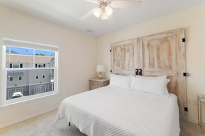 2 makuuhuonetta, silitysrauta/-lauta, vauvan matkasänky, ilmainen Wi-Fi