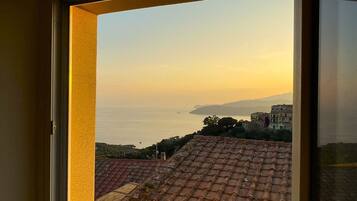 Duplex luxo, aceita animais de estimação, vista para o mar | Vista para a água