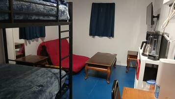 1 bedroom, desk, free WiFi, bed sheets