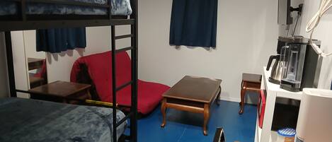 1 bedroom, desk, free WiFi, bed sheets