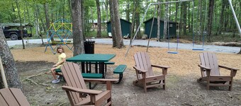 Delightful campground with AC/Heat in charming Graysville, TN