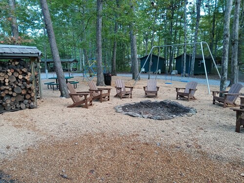 Delightful campground with AC/Heat in charming Graysville, TN