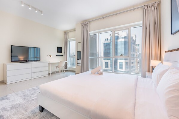 2 bedrooms, in-room safe, iron/ironing board, free WiFi