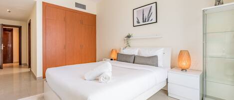 2 bedrooms, in-room safe, iron/ironing board, free WiFi