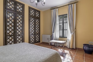 5 dormitorios, tabla de planchar con plancha, wifi y ropa de cama