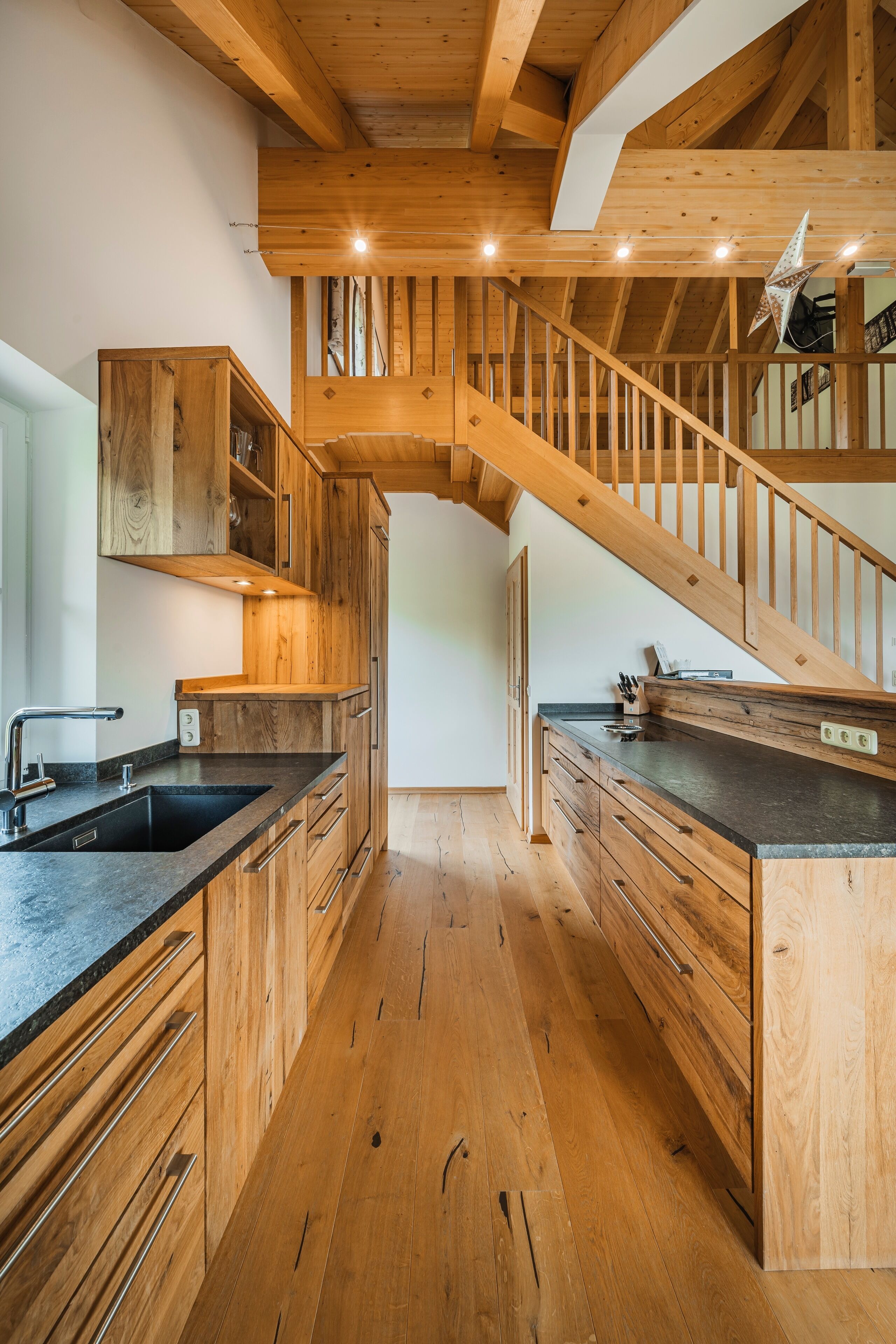 Comfort Penthouse, 2 Bedrooms, Balcony, Mountain View | Private kitchen | Coffee/tea maker, electric kettle, toaster