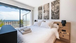 3 habitaciones, tabla de planchar con plancha, wifi y ropa de cama 