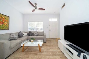 House - Charming 3brtownhome Near Disney (Kissimmee)