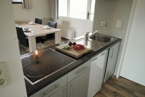 Micro-ondes, four, plaque de cuisson
