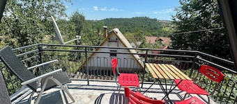 Cottage Home-Vacation Houses in Slatina full experience