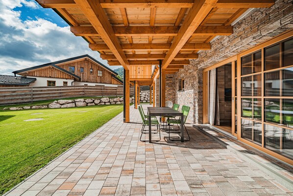 Comfort Apartment, 1 Bedroom, Pets Allowed, Mountain View | Terrace/patio