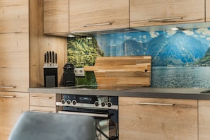 Comfort Apartment, 1 Bedroom, Pets allowed, Mountain View | Private kitchen | Coffee/tea maker, electric kettle