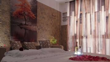 1 bedroom, bed sheets