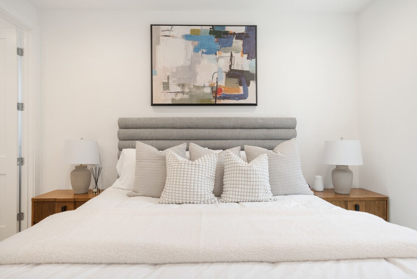 4 bedrooms, desk, iron/ironing board, travel crib