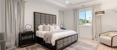 4 bedrooms, desk, iron/ironing board, travel cot