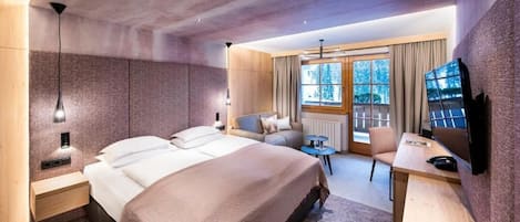 Minibar, coffre-fort, accĂšs au Wi-Fi (inclus), literie fournie