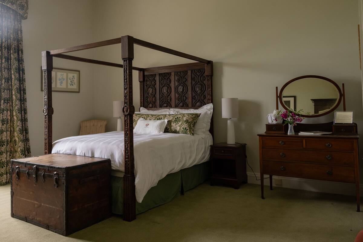 Romantic Double Room, Shared Bathroom (Main House)