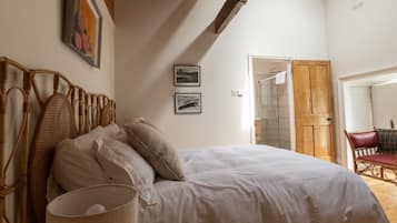 Individually decorated, individually furnished, free WiFi