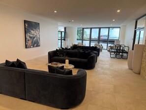 Interior - 2B2B Retreat Land mark in Brisbane city STAR Queens Wharf (Brisbane City)