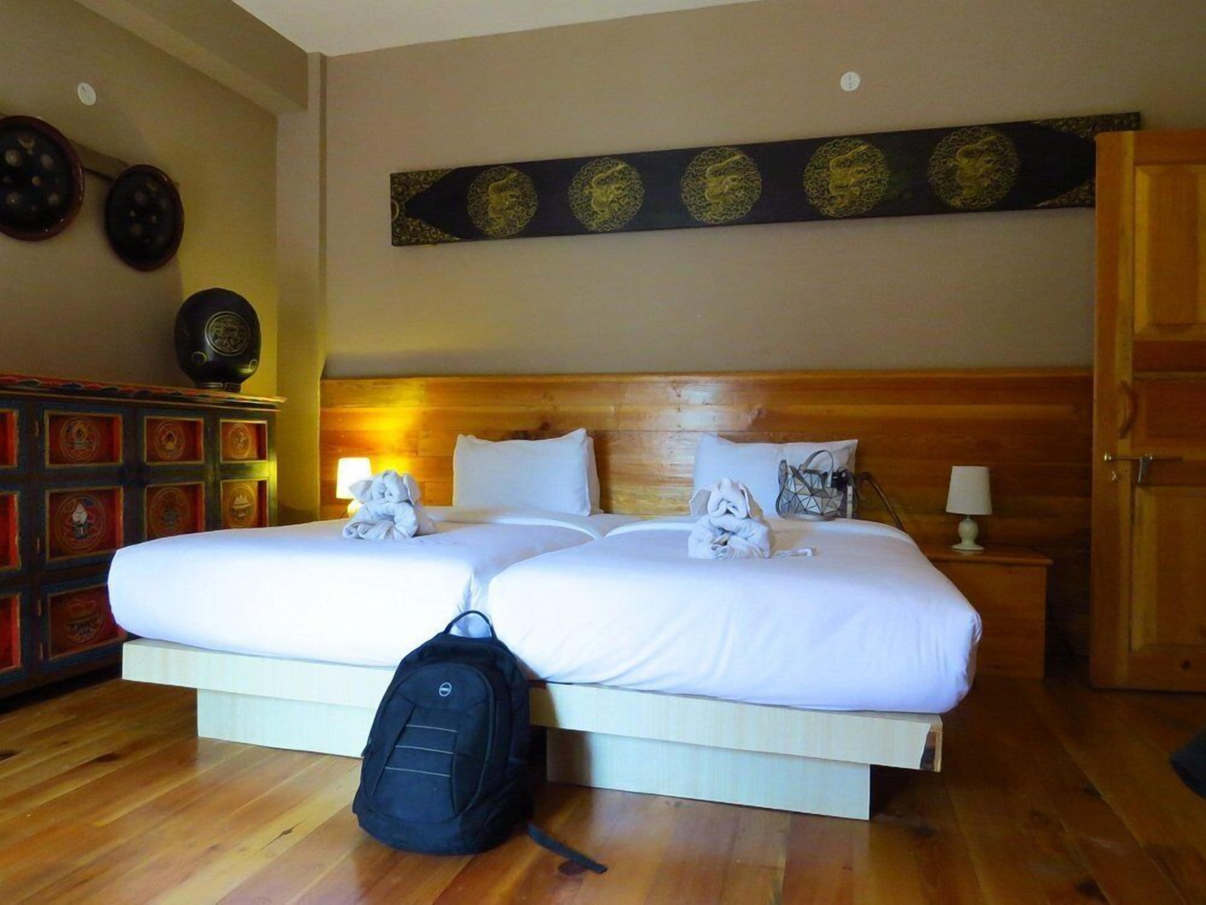 Chambre Standard Double ou avec lits jumeaux, vue vallée | Coffres-forts dans les chambres, bureau