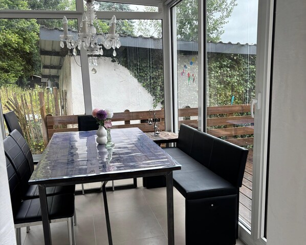 Apartment | Tempat makan