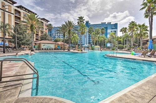 Poolside Bliss & Theme Park Thrills: Orlando Oasis