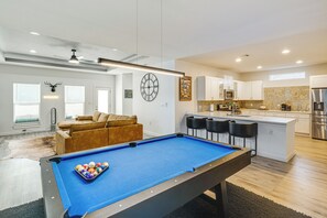 Front of property - 3 Mi to Dtwn: Dallas Getaway w/ Game Area! (Dallas)