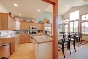 House (3 Bedrooms) | Interior