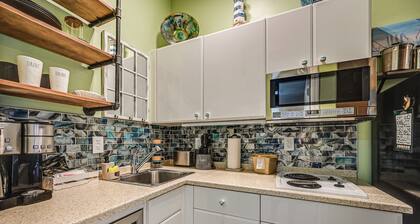 Poolside Relaxation: Resort Condo in Naples!