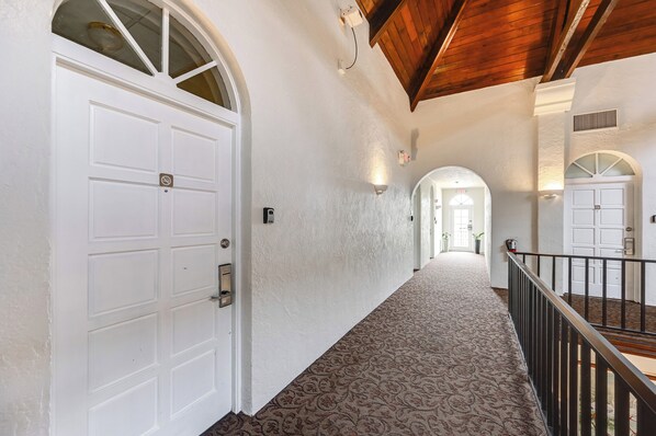 Apartment (0 Bedroom) | Interior