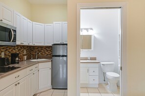 شقة (0 Bedroom) | المنشأة من الداخل