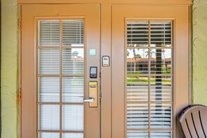 Interior - Exclusive 10,000 Islands Access: Naples Condo (Naples)