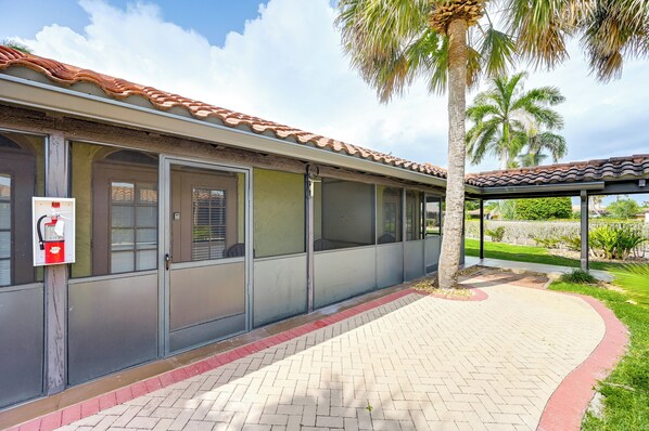 Apartment (0 Bedroom) | Interior - Exclusive 10,000 Islands Access: Naples Condo (Naples)