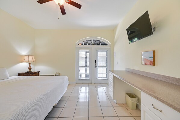 Apartment (0 Bedroom) | Interior