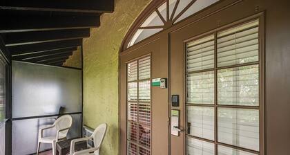 Bring Your Boat: Condo w/ Pool in Naples!