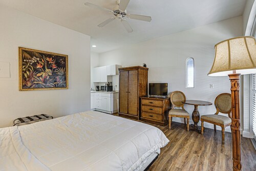 Near the Everglades: Studio at Port of the Islands