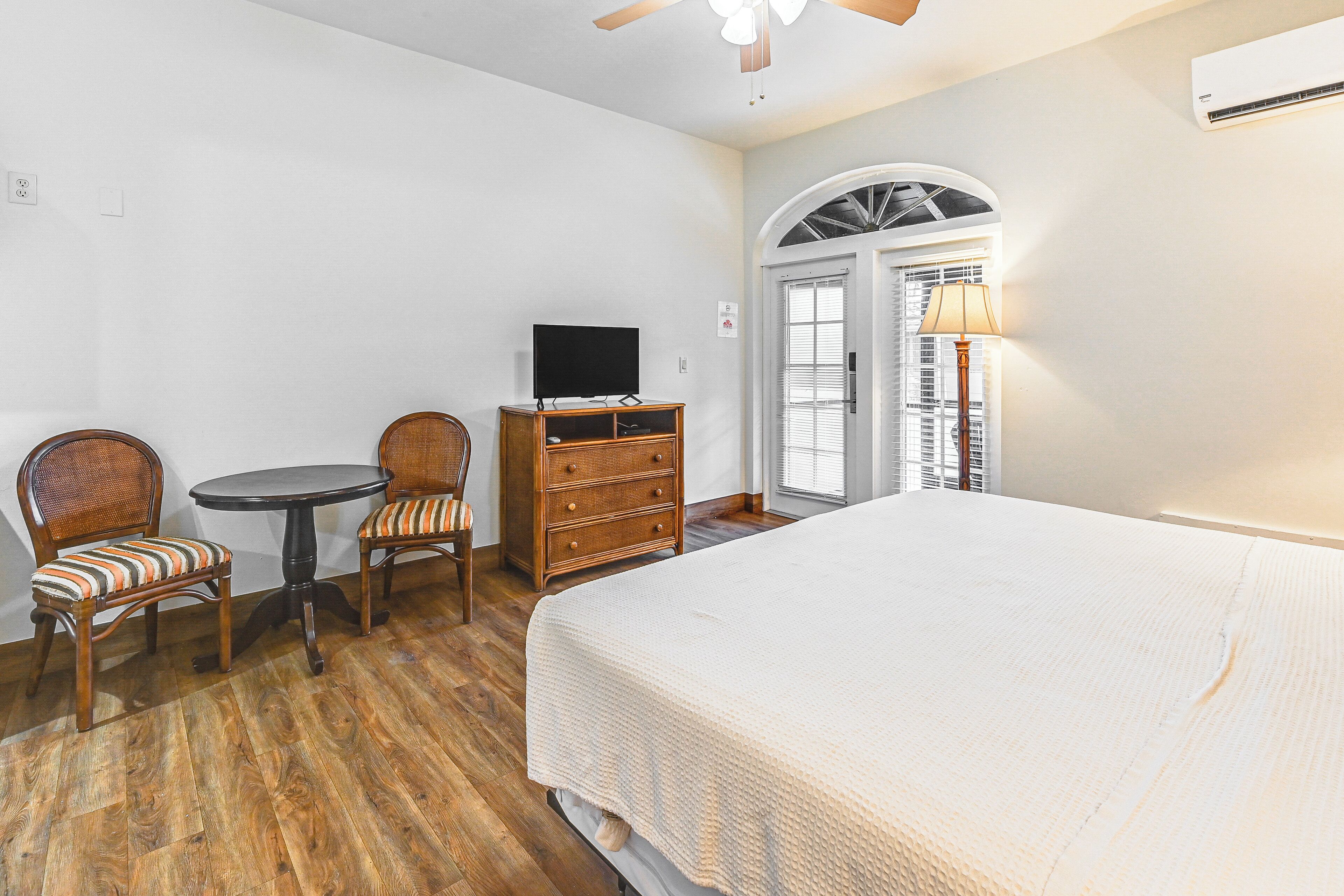 Apartment (0 Bedroom) | Interior