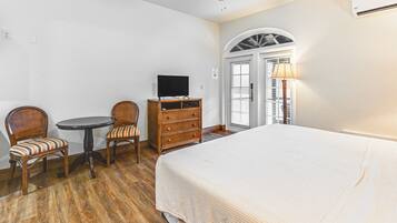 Apartment (0 Bedroom) | Interior