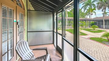 Apartment (0 Bedroom) | Interior