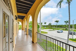 شقة (0 Bedroom) | المنشأة من الداخل