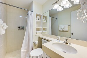 Apartment (0 Bedroom) | Interior - Studio w/ Direct 10K Islands Access: Boat + Swim! (Naples)
