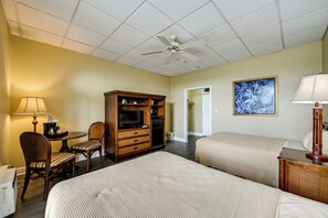 Apartment (0 Bedroom) | Interior - Exclusive 10K Islands Access: Hotel-style Studio (Naples)