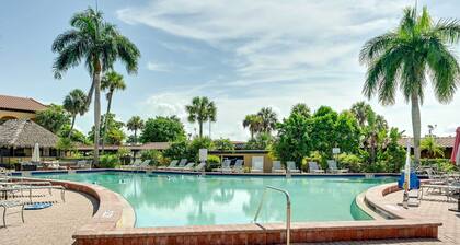 Resort-style Naples Studio w/ Marina Access!