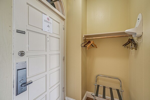 Apartment (0 Bedroom) | Interior - Direct 10,000 Islands Access: POI Resort Studio (Naples)