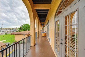 Apartment (0 Bedroom) | Interior - Naples Studio w/ 10K Islands Access + Marina View (Naples)