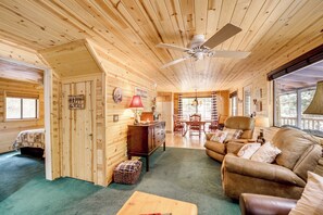 House (2 Bedrooms) | Interior