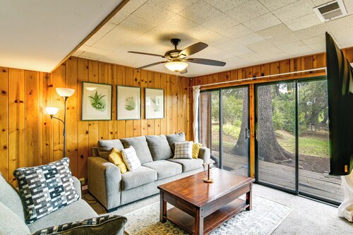 5 Mi to Lake Oroville: Huge Riverfront Home!