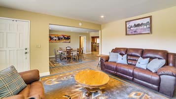 House (3 Bedrooms) | Interior