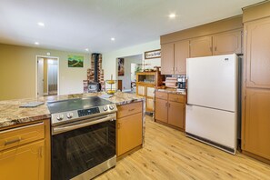 House (3 Bedrooms) | Interior