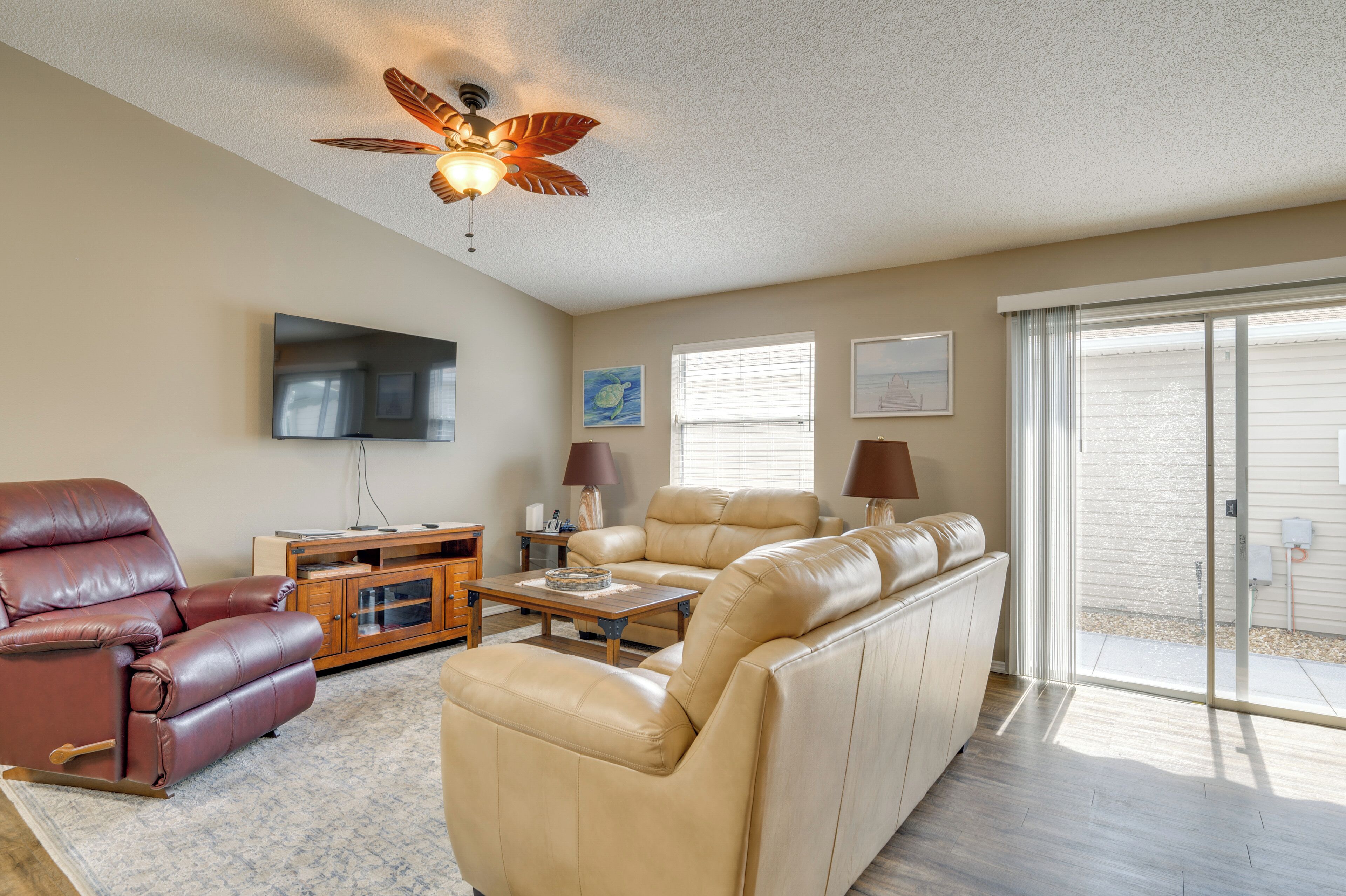 House (2 Bedrooms) | Interior